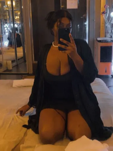 Bijoux Noir, massage érotique à Paris 18 - photo 1